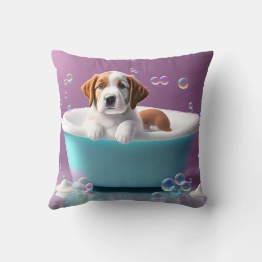 Leuke puppy in een badkuip met zeepbellen kussen (Achterkant)