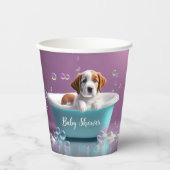 Leuke puppy in een badkuip met zeepbellen papieren bekers (Voorkant)