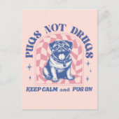 Leuke Retro Pug "Pugs Not Drugs" Bubblegum Roze Briefkaart (Voorkant)