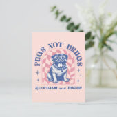 Leuke Retro Pug "Pugs Not Drugs" Bubblegum Roze Briefkaart (Staand voorkant)
