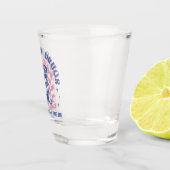 Leuke Retro Pug "Pugs Not Drugs" Muted Pastel Kleu Shot Glas (Rechts)