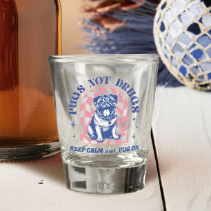 Leuke Retro Pug "Pugs Not Drugs" Muted Pastel Kleu Shot Glas