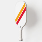 Leuke rode gele diagonale racestrepen op wit pickleball paddle (Links)