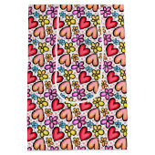 Leuke rode zalm harten en kleurrijke bloemen medium cadeauzakje (Achterkant)