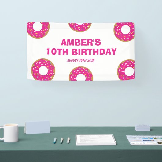 Leuke roze donut Verjaardagsfeestthema welkomstban Spandoek (Beurs)