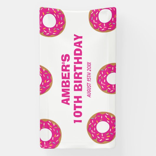 Leuke roze donut Verjaardagsfeestthema welkomstban Spandoek (Verticaal)