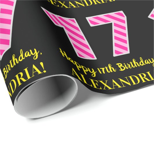 Leuke roze strepen "17"; Gelukkige 17e verjaardag; Cadeaupapier (Rol Hoek)