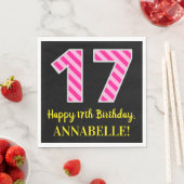 Leuke roze strepen "17"; Gelukkige 17e verjaardag; Servet (Insitu)