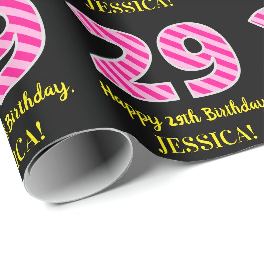 Leuke roze strepen "29"; Gelukkige 29e verjaardag; Cadeaupapier (Rol Hoek)