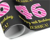 Leuke roze strepen "46"; Gelukkige 46e verjaardag; Cadeaupapier (Rol Hoek)