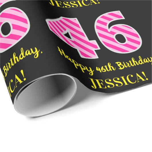 Leuke roze strepen "46"; Gelukkige 46e verjaardag; Cadeaupapier (Rol Hoek)