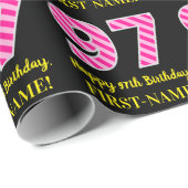 Leuke roze strepen "97"; Gelukkige 97e verjaardag; Cadeaupapier (Rol Hoek)