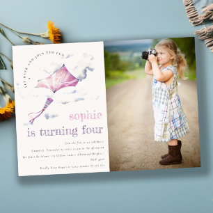 Leuke roze vliegende vlieger Sky wolken Foto Verja Kaart