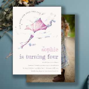 Leuke roze vliegende vlieger Sky wolken Foto Verja Kaart