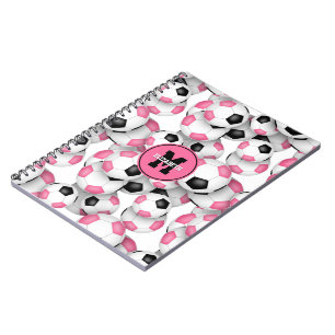 Leuke roze zwarte voetballen monogram notitieboek