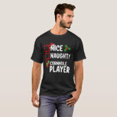 Leuke Stoute Cornhole Speler Kerstlijst T-shirt (Voorkant volledig)