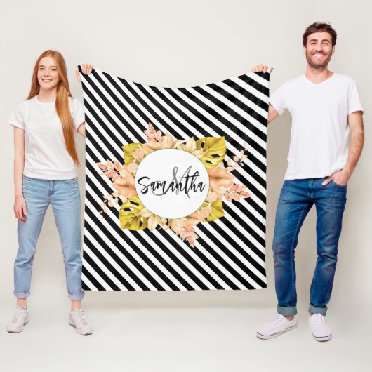 Leuke strepen en bloemige monogram fleece deken (In situ)