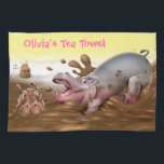 Leuke theedoek nijlpaarden in de modder. Meisjes n<br><div class="desc">Leuke theedoek nijlpaarden in de modder. Meisjes naam. Verander de naam - het is zo gemakkelijk! Stel je voor dat je een nijlpaard in de modder bent,  en stel je voor dat je jezelf en je kinderen in dit prachtige Hippo-personage wikkelt,  geïllustreerd met een grote strandlaken.</div>