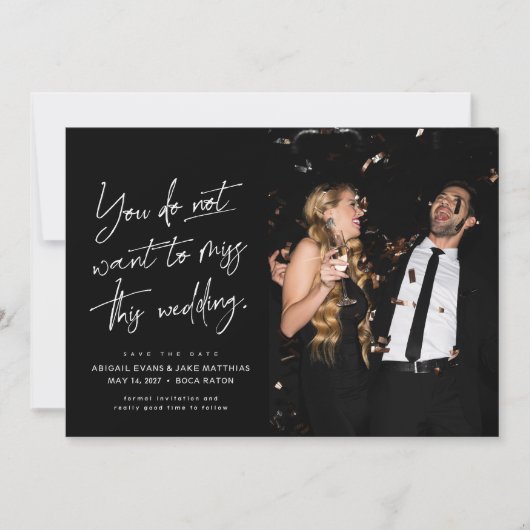 Leuke trendy zwart-wit foto save the date (Voorkant)