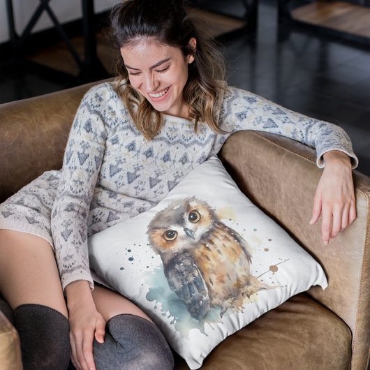 Leuke uil in de waterverf kussen