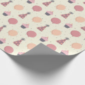 Leuke verjaardagsfeestjes dingen in gedempte tonen cadeaupapier (Hoek)