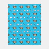 Leuke Verpleegkundige Uil met Spuit Cartoon Fleece Deken (Voorkant)