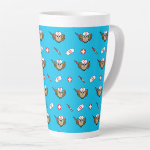 Leuke Verpleegkundige Uil met Spuit Cartoon Latte Mok