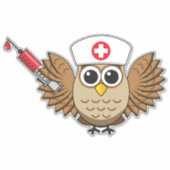 Leuke Verpleegkundige Uil met Spuit Cartoon Sticker (Voorkant)