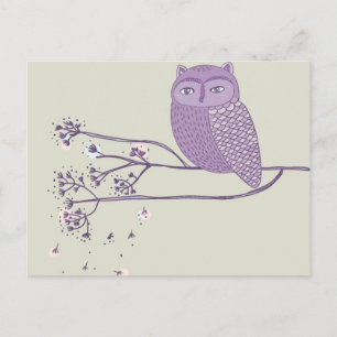 Leuke violette uil op de boomtak briefkaart