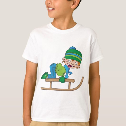 Leuke Winter Sledding Boy Schattige Sneeuwavontuur T-shirt (Voorkant)