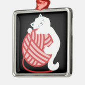 Leuke witte kat met garen bal metalen ornament (Links)
