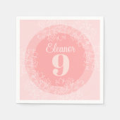 Leuke witte wilde bloemen patroon op roze servet (Voorkant)