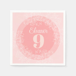 Leuke witte wilde bloemen patroon op roze servet