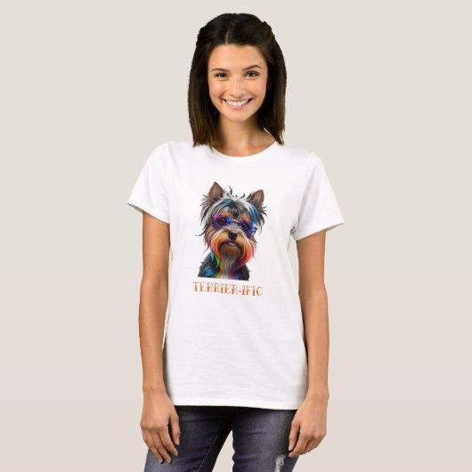 Leuke Yorkshire Terrier draagt een zonnebril T-shirt (Voorkant volledig)