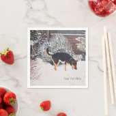 Leuke zwarte hond spelen in sneeuw scene servet (Insitu)