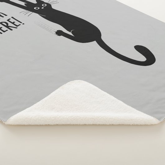 Leuke zwarte kat opknoping op - Hang in There! hum Sherpa Deken (3/4)