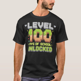 Level 100 dagen school ontgrendeld gaming pixel 10 t-shirt