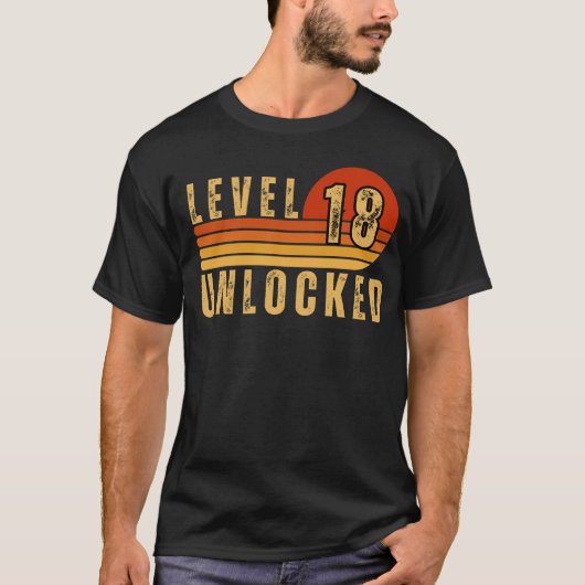 Level 18 Ontgrendeld 18e Video Gamer Verjaardag jo T-shirt (Voorkant)