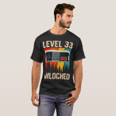 Level 33 Unlocked Video Game Controller Birthday M T-shirt (Voorkant volledig)