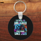 Level 6 Ontgrendeld Geweldig Sinds 6e Verjaardag G Sleutelhanger (Voorkant)