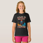 LEVEL 9 UNLOCKED - 9e verjaardagscadeau voor gamer T-shirt (Voorkant volledig)