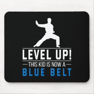 Level omhoog! Dit kind heeft nu een blauwe band ka Muismat