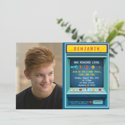 Level Up Arcade Game Afbeelding Verjaardagsfeest Kaart (Staand voorkant)