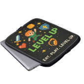Level Up Gamer Electronics Bag – Pixel Retro Style Laptop Sleeve (Voorkant onderkant)