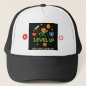 Level Up Gamer Trucker Hat – Pixel Retro Style Trucker Pet (Voorkant)
