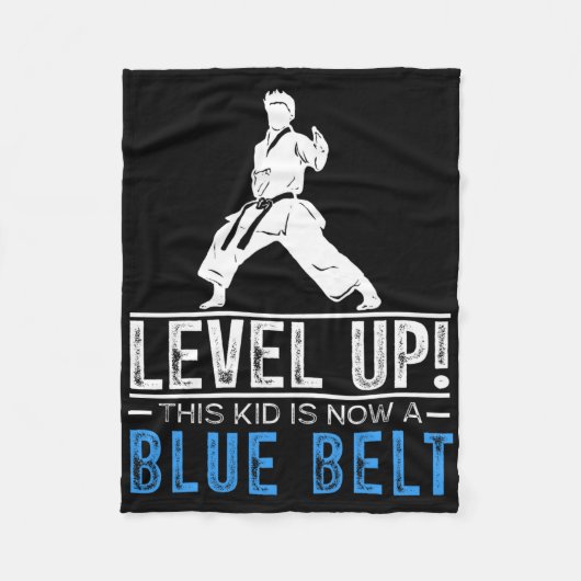 Level Up! This Kid Is Now A Blue Belt Karate Award Fleece Deken (Voorkant)