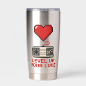 Level Up Your Love, Retro Pixel Gaming Design Geïsoleerde Drinkbeker (Achterkant)