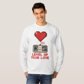 Level Up Your Love, Retro Pixel Gaming Design T-shirt (Voorkant volledig)