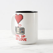 Level Up Your Love, Retro Pixel Gaming Design Tweekleurige Koffiemok (Voorkant links)