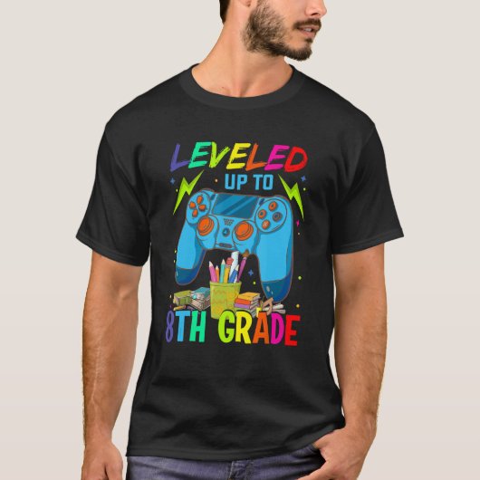 Leveled Up To 8th Grade Video Gamer Back To School T-shirt (Voorkant)